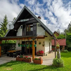House Olga Brvnara Crni Lug