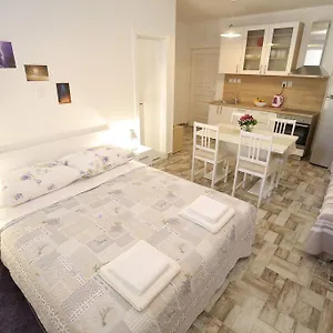  Apartment Laura