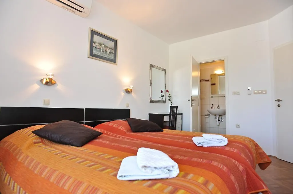 Zadar Old Town Apartments II 0*,